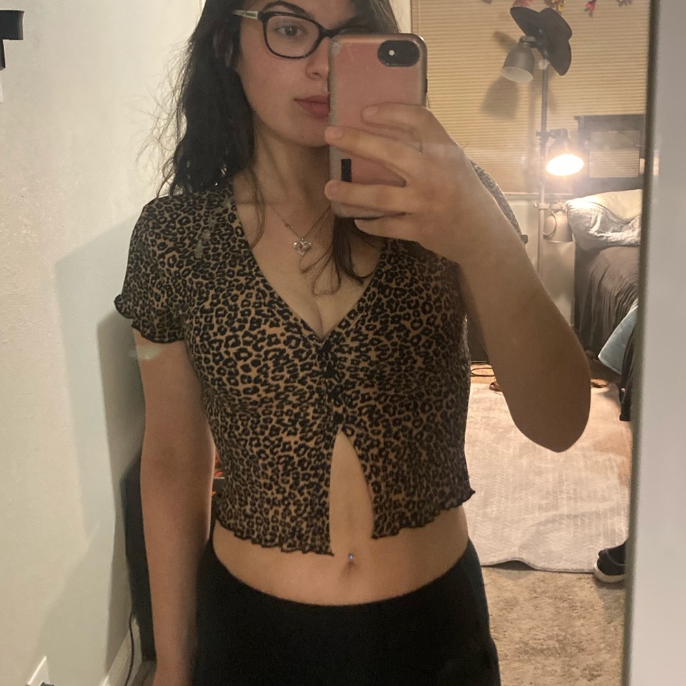 Rue21 leopard print crop top, size small